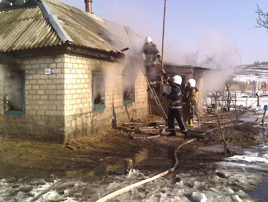 Трое маленьких детей сгорели в Кировоградской области - мать ушла и оставила их одних 3