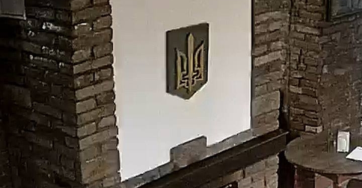 В Тернополе студент-поляк сжег в ресторане тризуб –  СБУ выдворила его из Украины