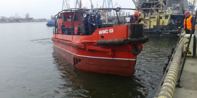 Николаевский порт отремонтировал три судна портофлота