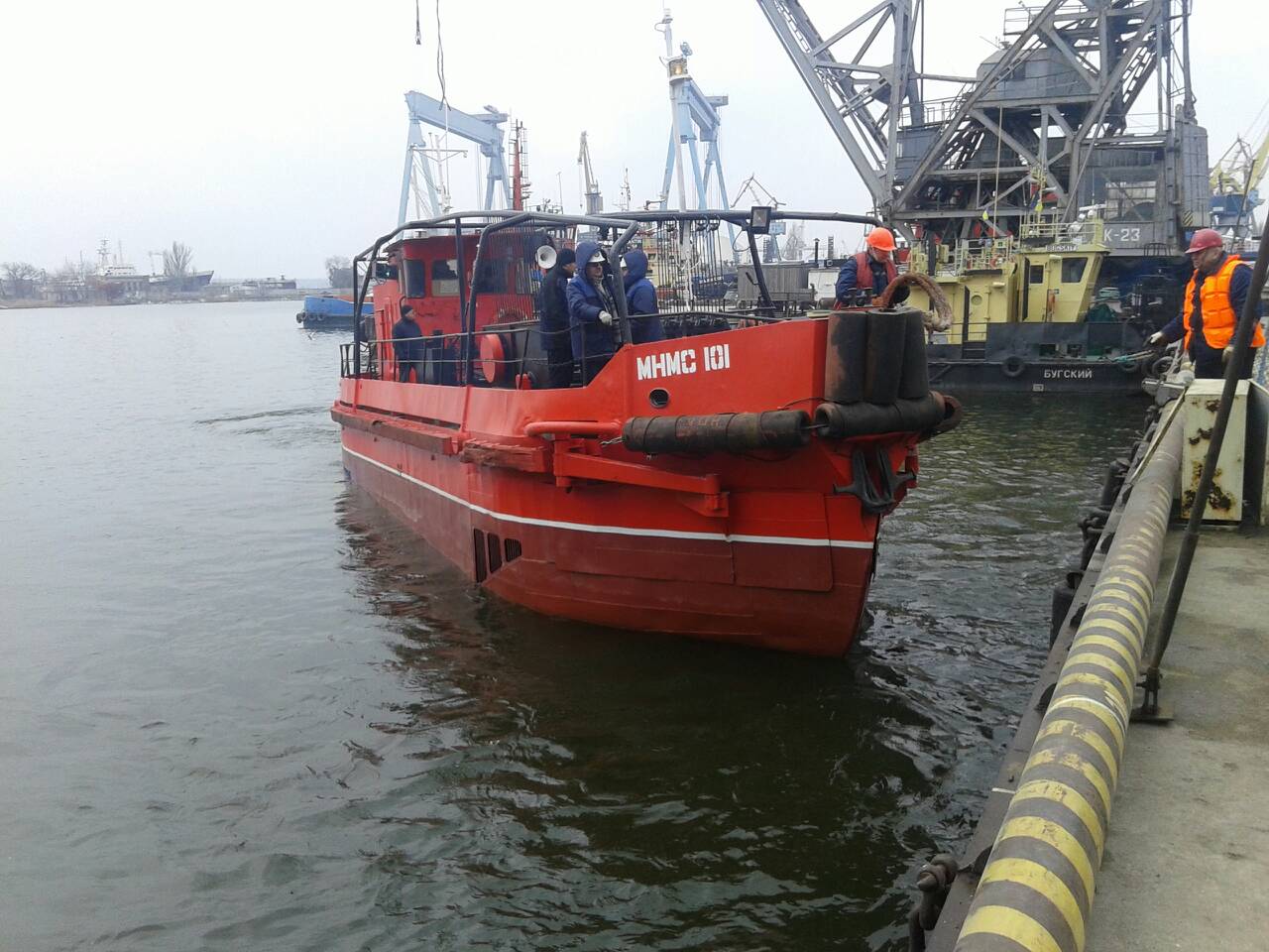 Николаевский порт отремонтировал три судна портофлота