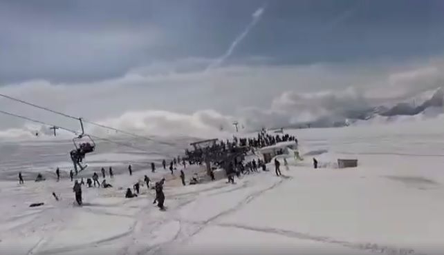 В Грузии назвали причину аварии на канатной дороге в Гудаури