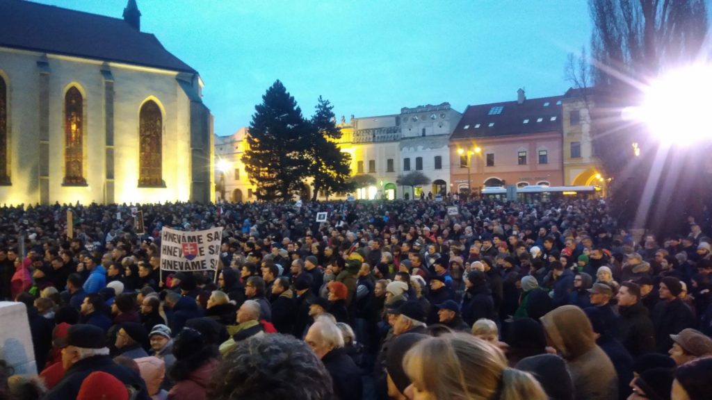 Такого не было со времен Бархатной революции: более 120 тысяч человек приняли участие в протестах в Словакии из-за убийства журналиста 11