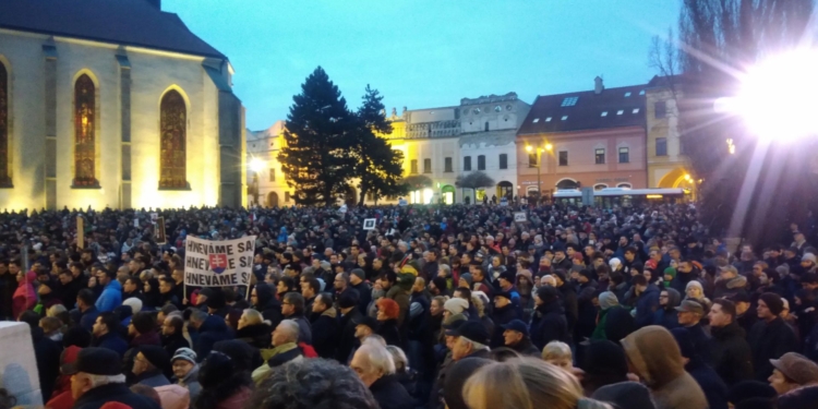 Такого не было со времен Бархатной революции: более 120 тысяч человек приняли участие в протестах в Словакии из-за убийства журналиста