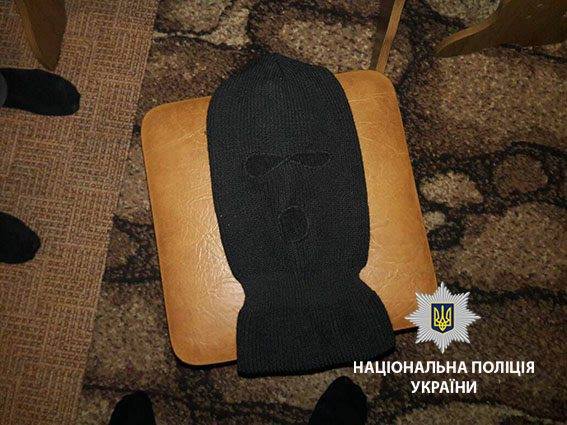 На Николаевщине двое полицейских требовали ежемесячную взятку с наркозависимого в размере 30 тыс.грн. 11
