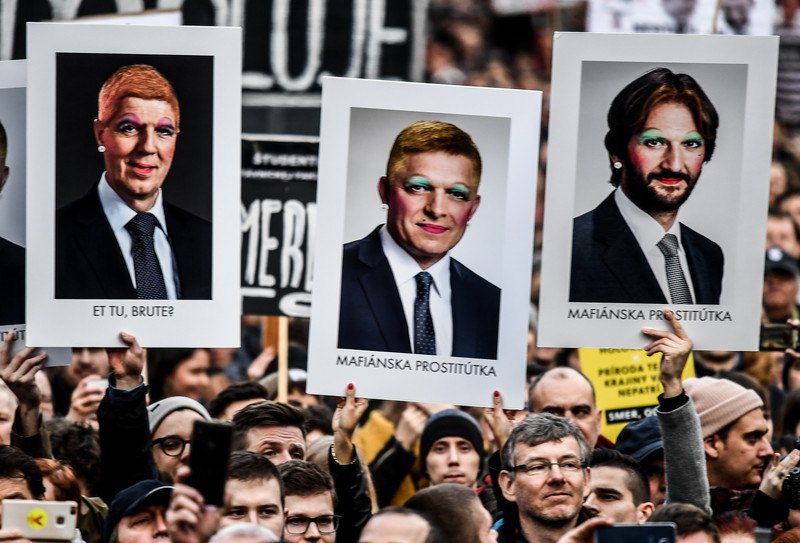 В Словакии снова вышли на многотысячные антиправительственные митинги 15