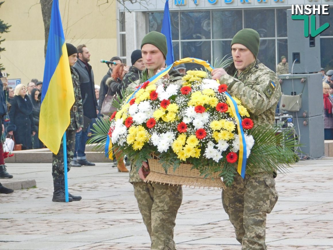 День освобождения Николаева от немецко-фашистских захватчиков отметили возложением цветов к Вечному огню 15