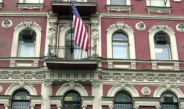 РФ потребовала от США за два дня освободить здание генконсульства в Петербурге 1