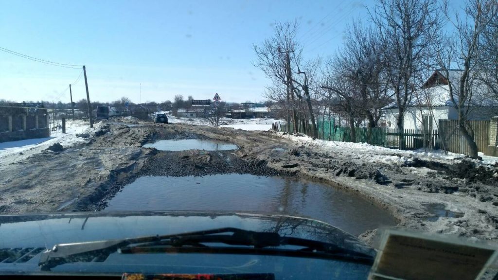 Жители Воссиятского на Николаевщине требуют ремонта трассы Николаев-Кропивницкий – 26 марта они перекроют дорогу 15