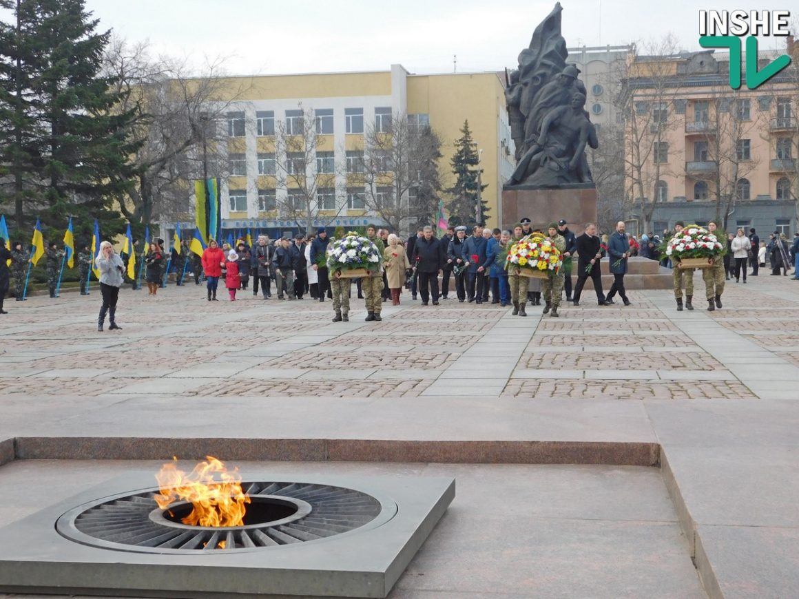 День освобождения Николаева от немецко-фашистских захватчиков отметили возложением цветов к Вечному огню 19
