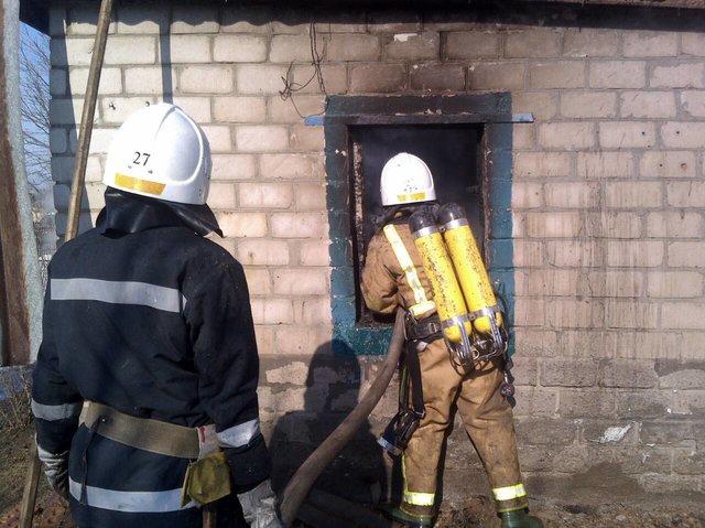 Трое маленьких детей сгорели в Кировоградской области - мать ушла и оставила их одних 5