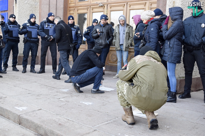 В Николаевскую ОГА теперь ведут самолетики. И убрать их будет трудно 20