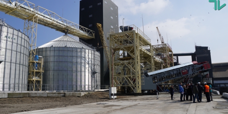 Хорошие новости от «НИБУЛОНа»: мощный терминал в Николаеве и интеллектуальные тракторы