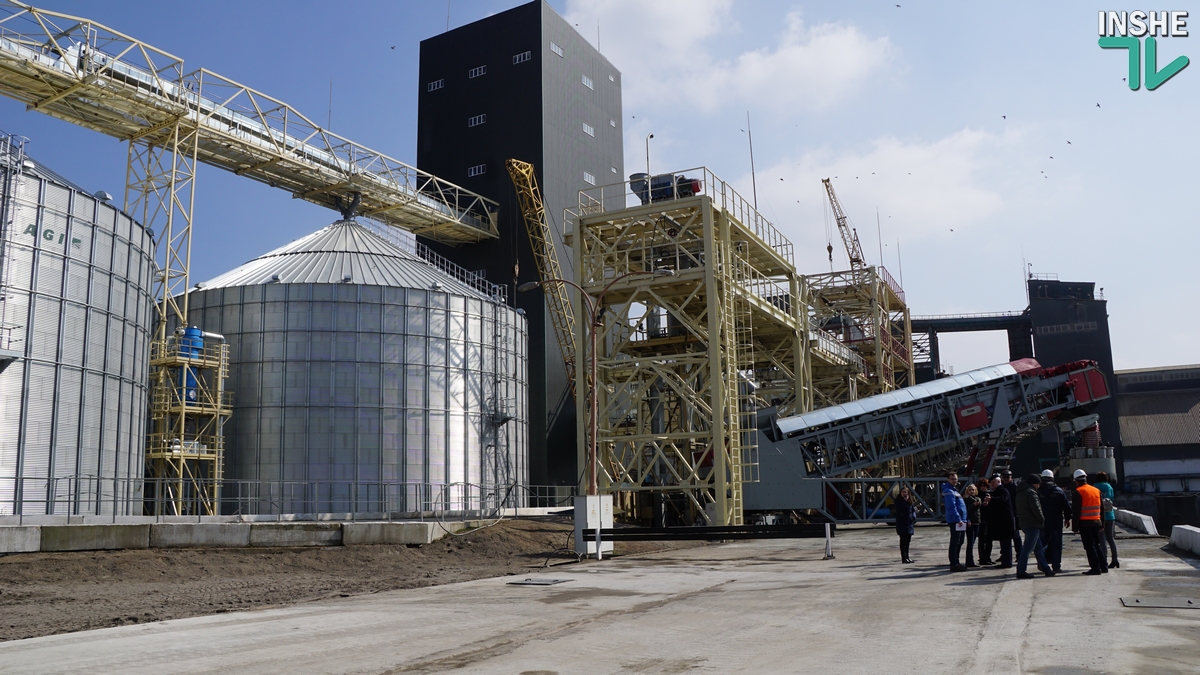 Хорошие новости от «НИБУЛОНа»: мощный терминал в Николаеве и интеллектуальные тракторы