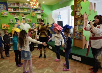 Маленький «улей» в большом городе. В этой детской библиотеке шумно и весело