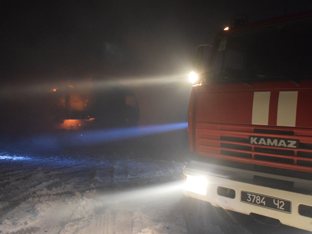 В Николаеве сгорел грузовик Volvo с прицепом 3