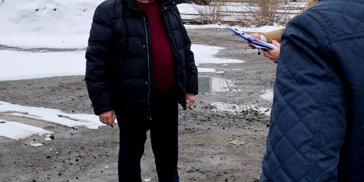 Полиция задержала двух чиновников Укрзализныци на взятке в 85 тысяч гривен