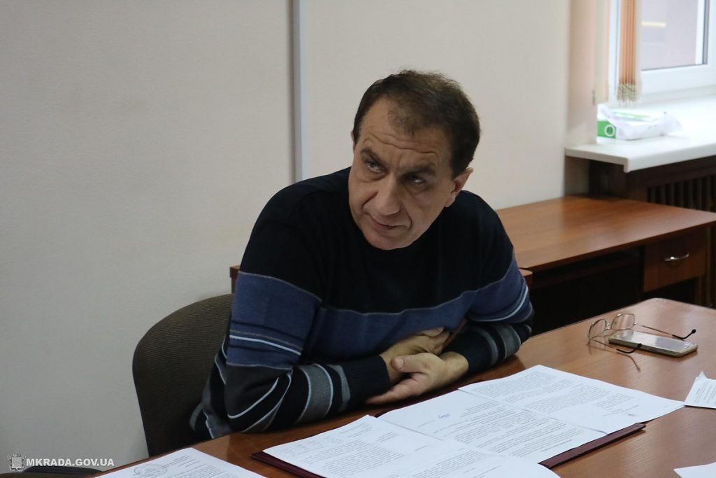 Начальнику управления Николаевского горсовета, подделовавшему паспорта, суд назначил арест 1