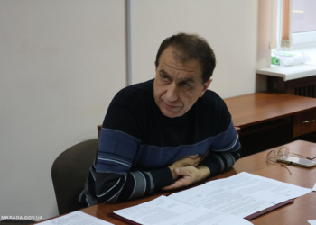 Начальник управления Николаевского горсовета, имея двойное гражданство,  подделывал паспорта, а его сын служит в армии РФ (ОБНОВЛЕНО)