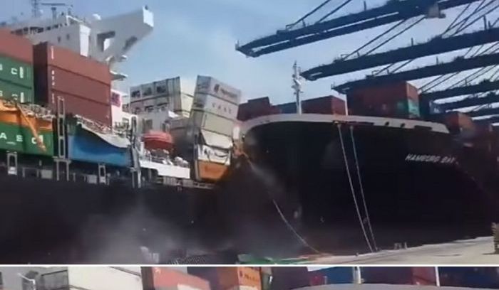 В Пакистанском порту столкнулись огромные контейнеровозы - контейнеры высыпались в воду 3