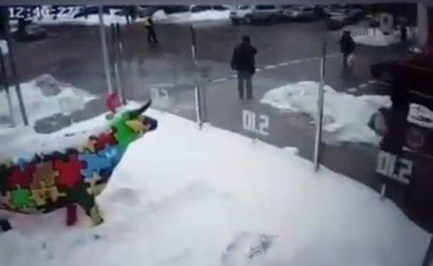 В Киеве кортеж Порошенко сбил пенсионера