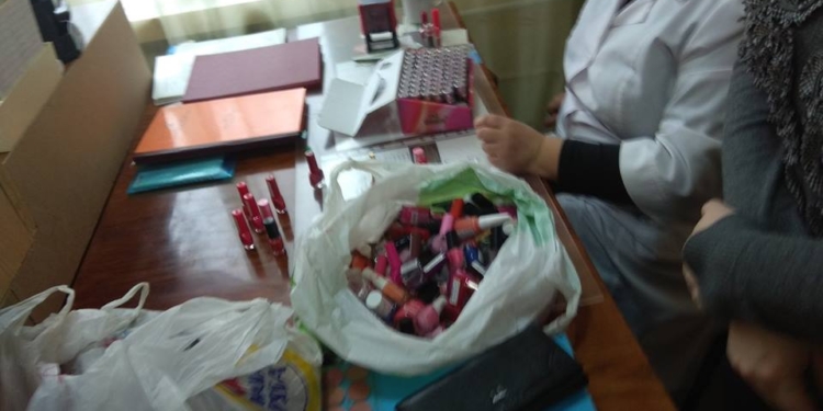 В Николаеве пациенты ждут  40 минут, пока в приемном отделении онкологической больницы выберут косметику – соцсети