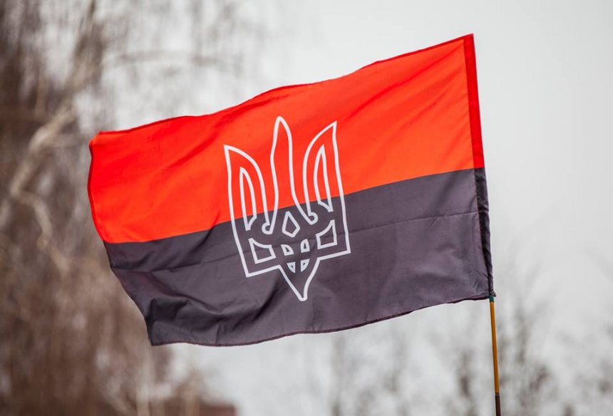 У Савченко призвали не спекулировать на красно-черных флагах возле админзданий в Николаеве - его поднимали еще в Ольвии 7