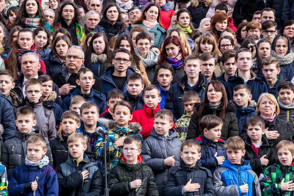 Во Львове 42 хора установили рекорд по массовому исполнению песен на слова Шевченко 1