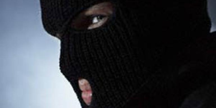 В Первомайске мужчина пошел на грабеж, оправдываясь, что срочно нужны деньги