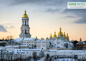 Опять скандал. Священник Киево-Печерской лавры ехал в Москву в спецвагоне и вез $65 тыс.