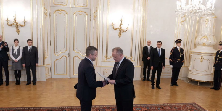 Премьер Словакии подал в отставку после убийства журналиста