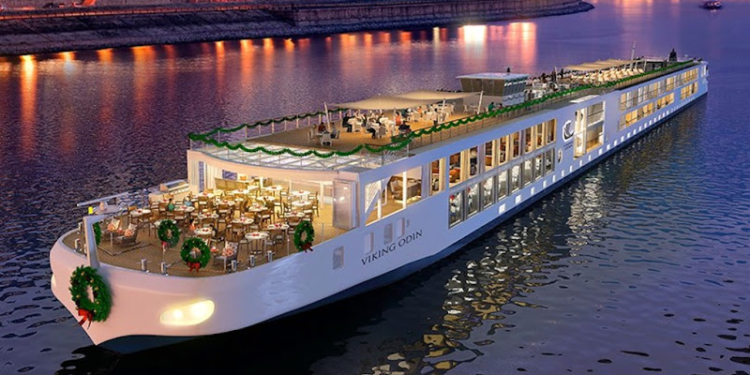 Не наша компания. Этим летом нам обещают круизы по Днепру