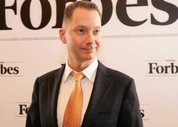 Скандал. В Германии соратнику Порошенко грозит крупный штраф за “непрозрачность”. А обещал инвестиции в Украину