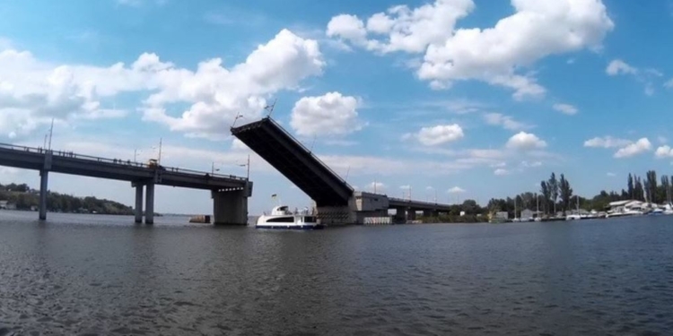 Результаты тендера на содержание, обслуживание и охрану двух мостов в Николаеве отменены после вмешательства СБУ