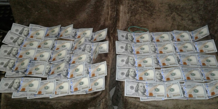 Депутат горсовета попался на взятке $4,5 тыс.