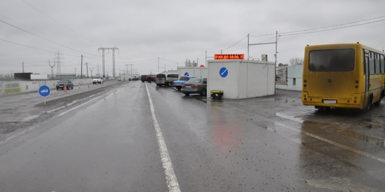 Боевики на Донбассе не перевели работу пропускных пунктов на летнее время