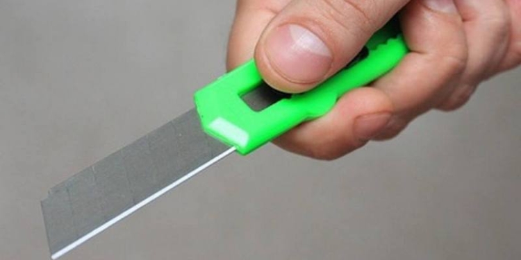 В Николаеве изувер искромсал девушке лицо канцелярским ножом