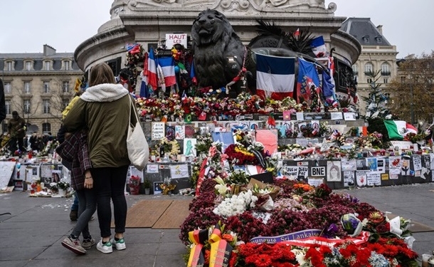Пример для подражания: В Париже осудили женщину, выдававшую себя за жертву теракта