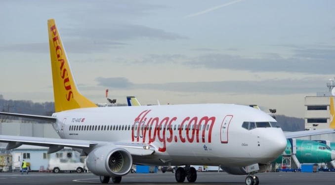 В аэропорту Одессы более сотни человек на 10 часов заблокировали в самолете