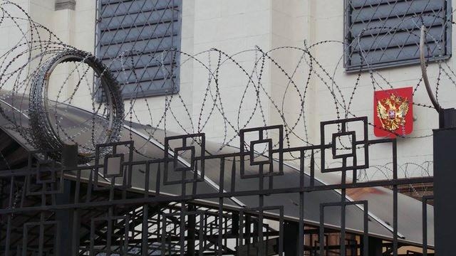 Националисты обещают блокировать российские  консульства в Украине в день “выборов Путина”