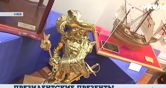 Кому из украинских президентов дарили больше золотых подарков: танк Порошенко, кроссовки Кучмы,  мушкетер Ющенко и фараон Януковича