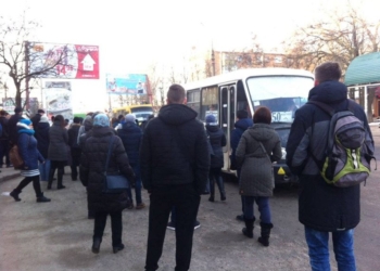 В Корабельном районе возник транспортный коллапс из-за забастовки маршрутчиков