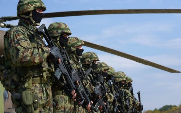 На Балканах неспокойно: Сербия начинает масштабные военные учения на границе с Косово