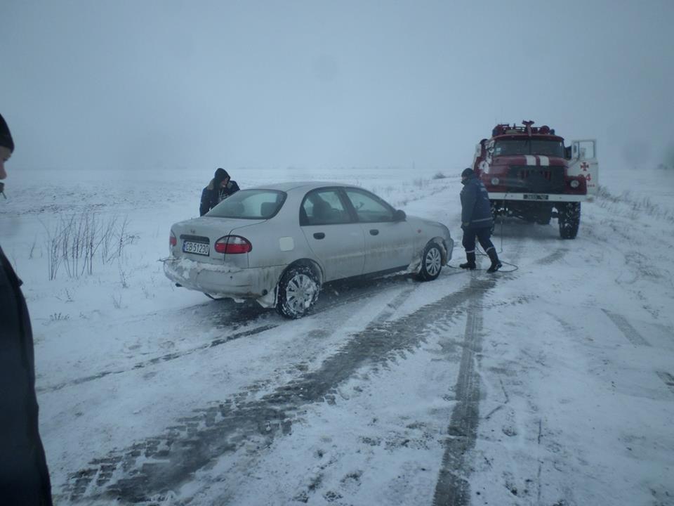 Циклон в Николаевской области: обесточено 14 населенных пункта, 40 автомобилей вытаскивали из сугробов 1