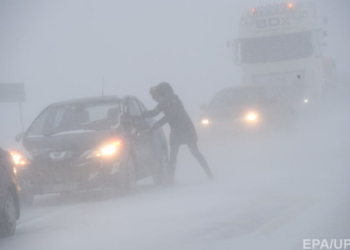 Снежная буря лютует на восточном побережье США: 1,5 млн. человек без света, девять погибших