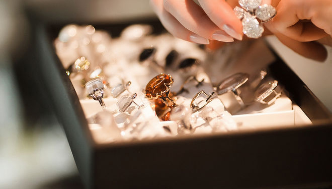 Мал золотник. Да и золотник ли? Почему государство взялось за ювелиров