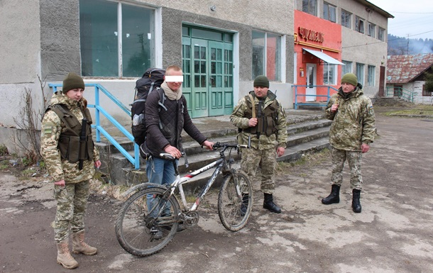 Пограничники задержали немца, который на велосипеде прорывался в Украину 1