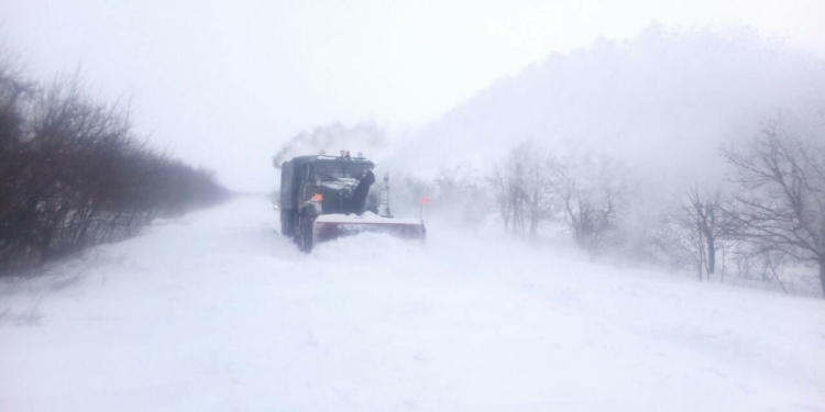 Непогода на Николаевщине: обесточено полностью или частично 40 населенных пунктов, из заносов достали 55 авто и помогли 133 людям