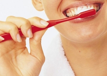 Ученые сравнили зубные пасты и … не нашли между ними разницы