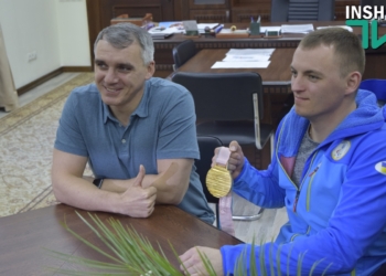 Сенкевич пообещал паралимпийцу Яровому квартиру через 2-3 месяца