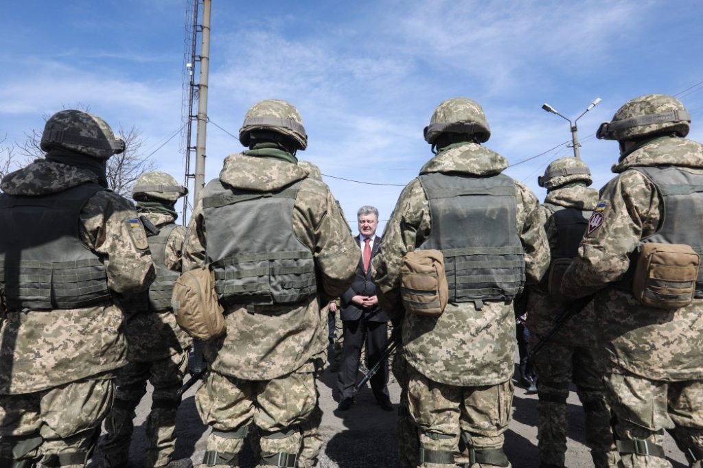 В Вербное воскресенье Президент Украины передал бойцам николаевской «79-ки» и Нацгвардии пасхальные корзины от своей супруги 3
